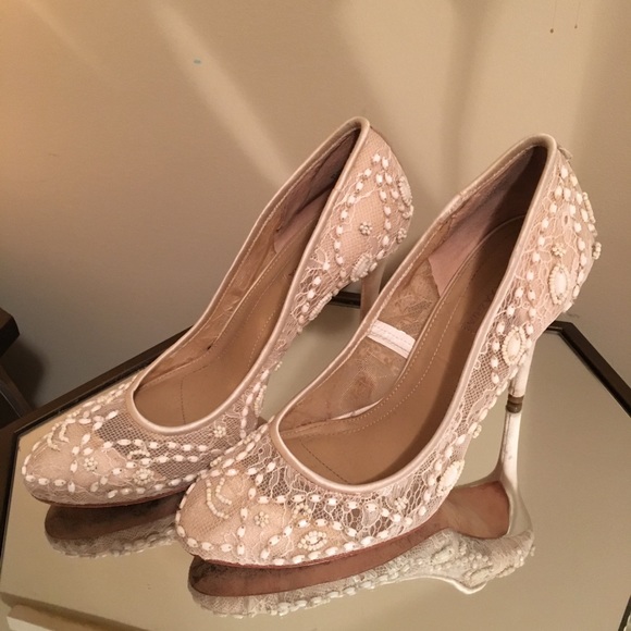 BCBG white lace and beaded heels - Picture 2 of 4